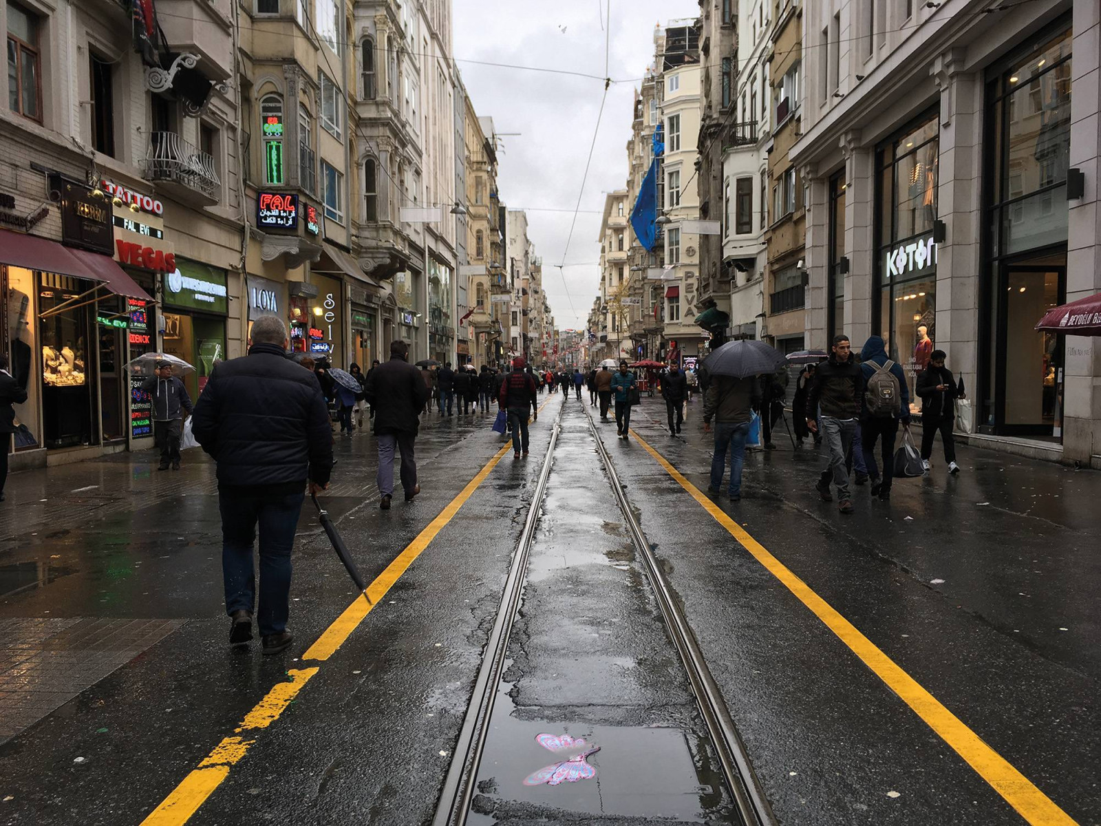 istiklal caddesi