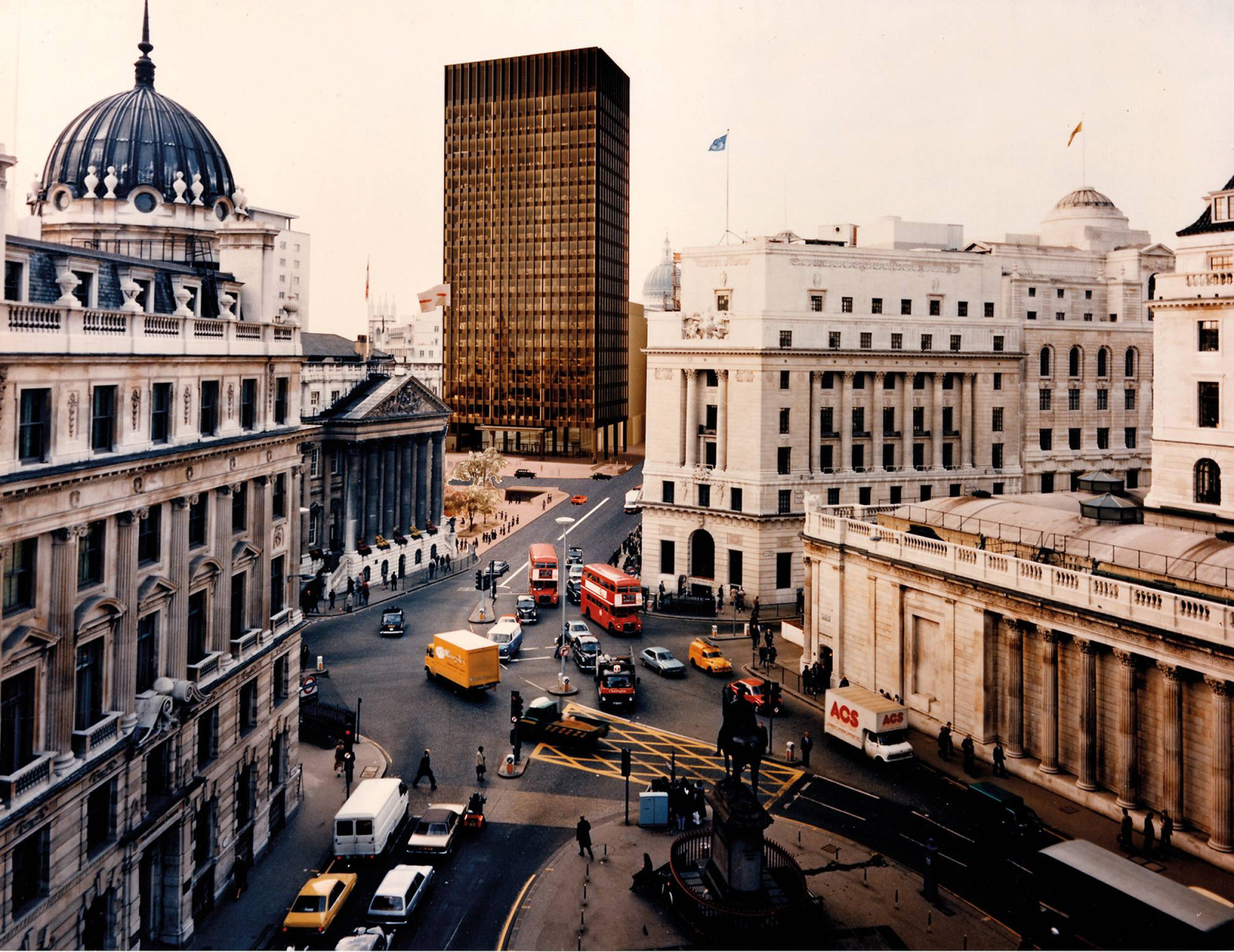 Mies van der Rohe, Mansion House Square