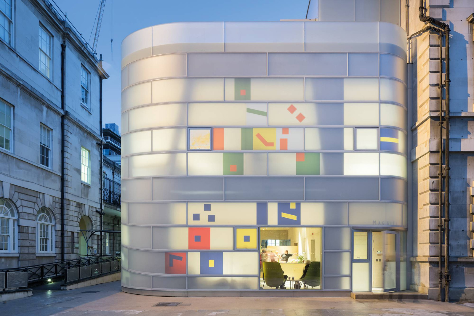 Barts Maggie’s Kanser Merkezi, Steven Holl, XXI Mimarlık Dergisi