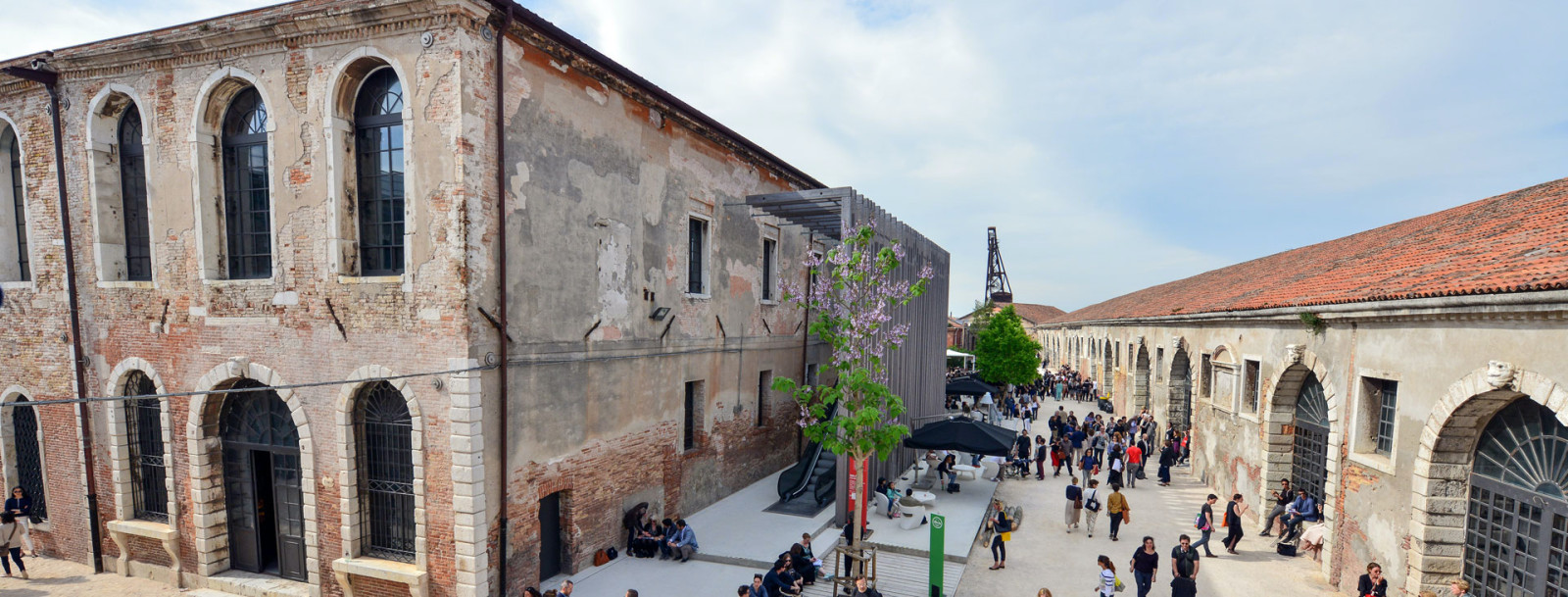 venedik mimarlik bienali dış cephesi