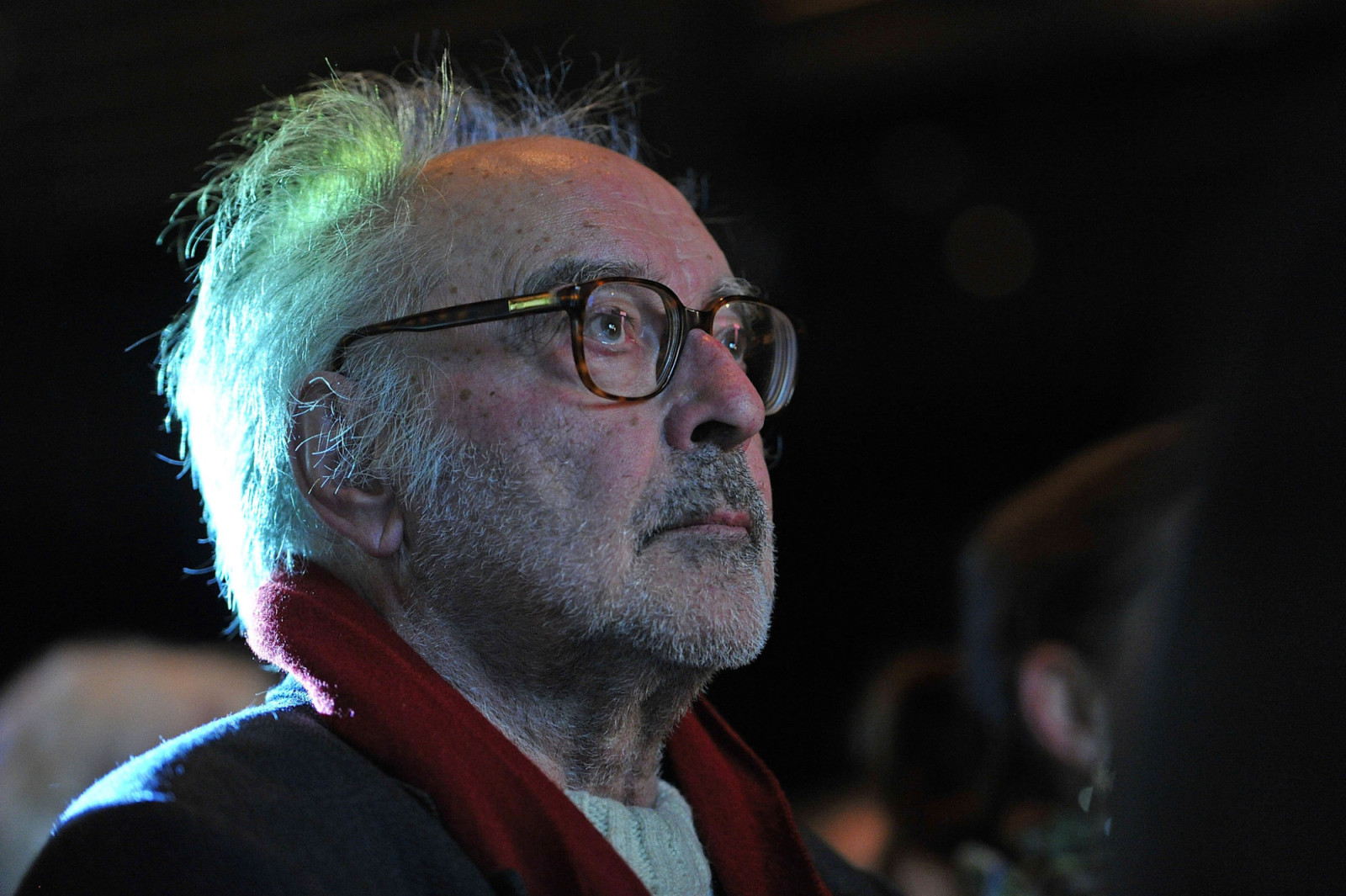 kırmızı atkılı Jean-Luc Godard