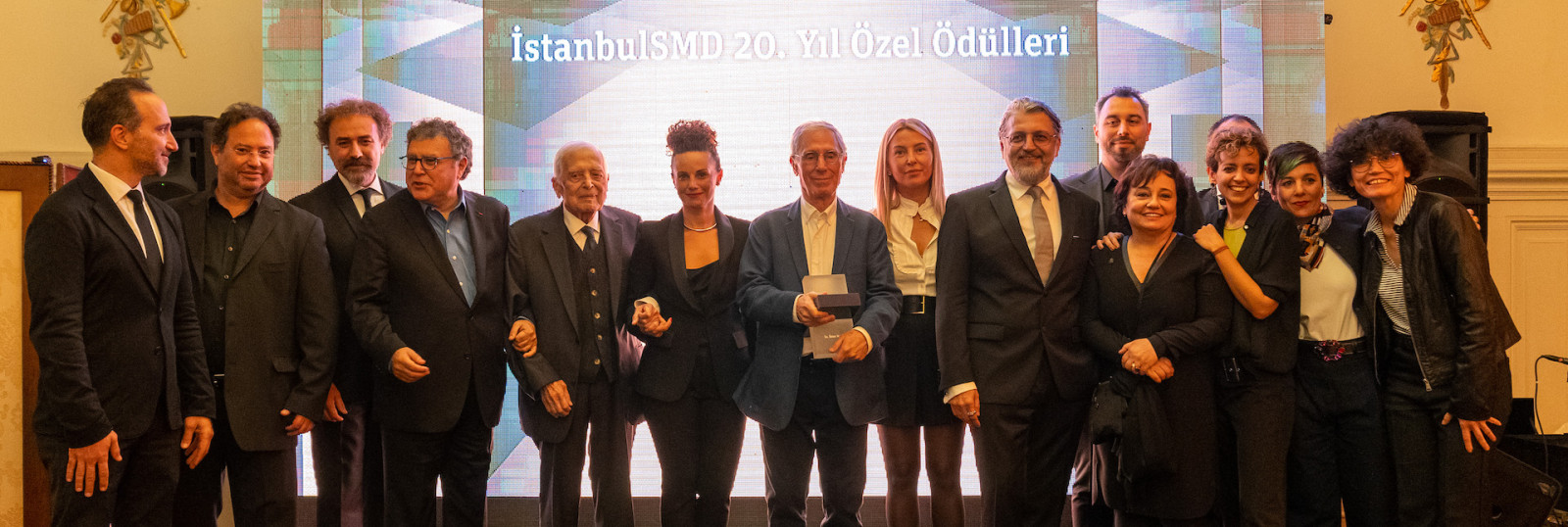 İstanbulSMD 20. Yaşını Kutladı. Ödüller sahiplerini buldu.