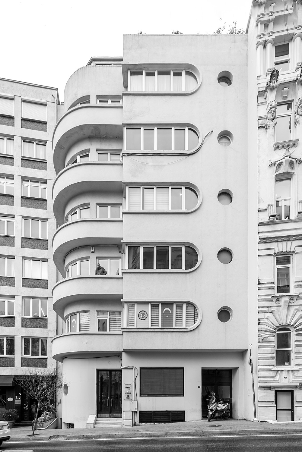 Tüten Apartmanı / Adil Denktaş, 1936