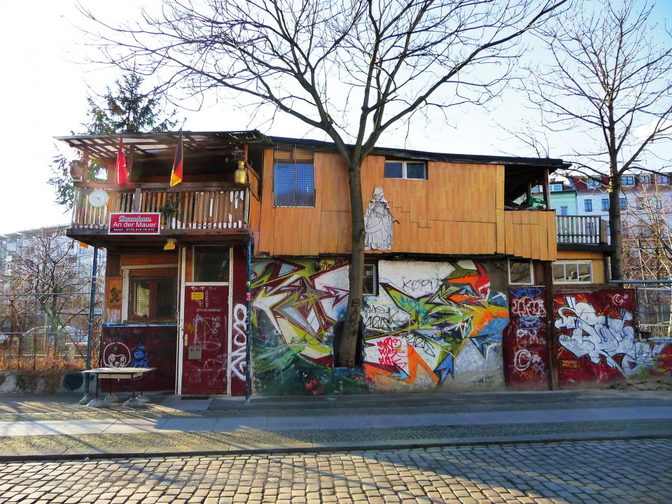 Osman Kalın, Berlin Duvarı, gecekondu